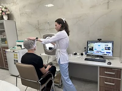 Просканировали кожу: очередным ноу-хау врачи клиники «Альтамед +» удивили одинцовских школьников